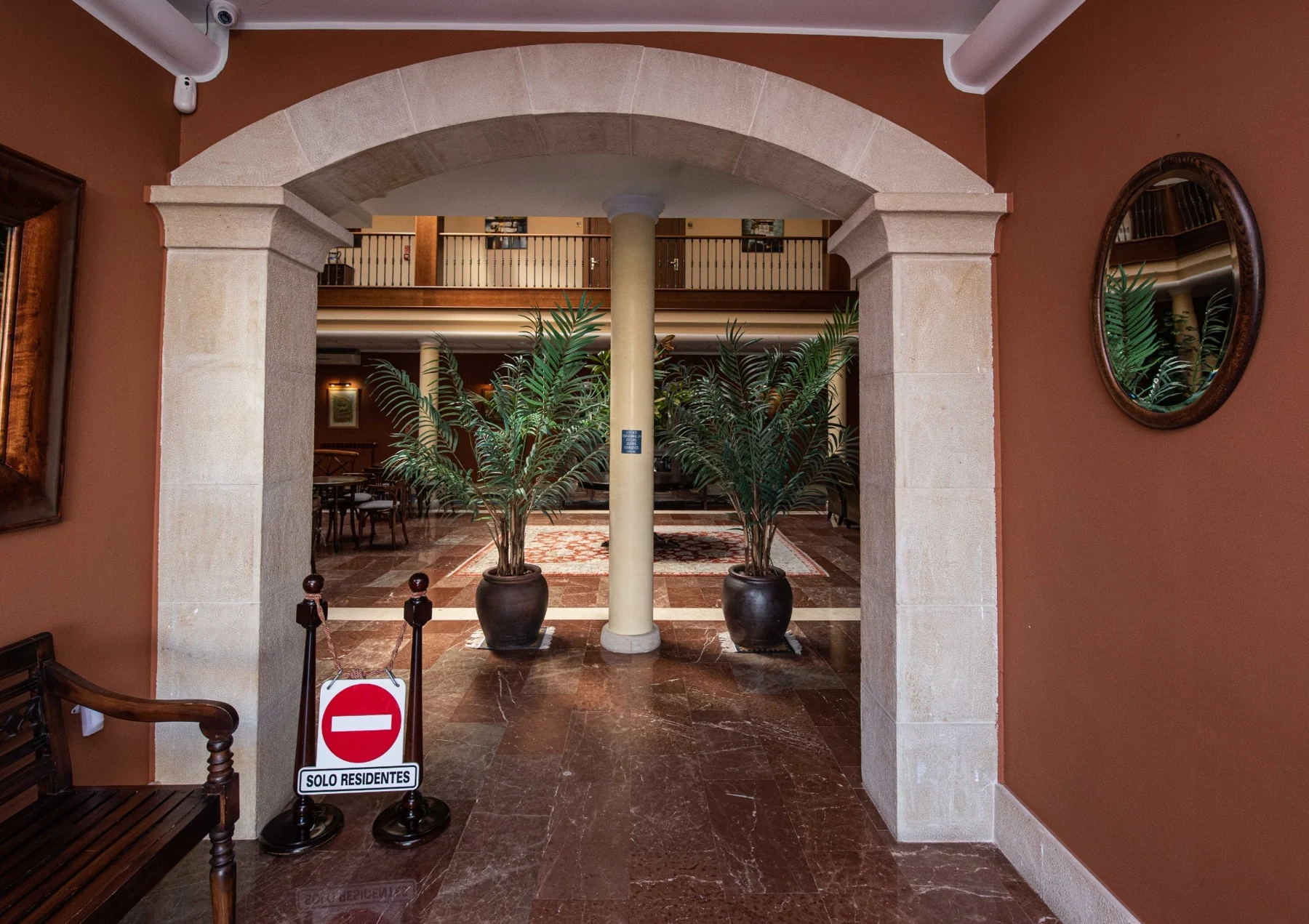 Archway leading to the hotel courtyard and lounge